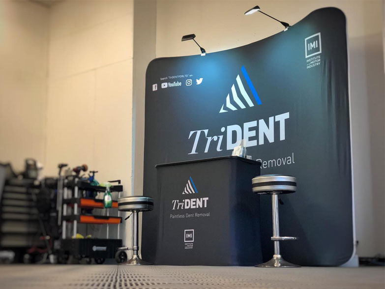 2.3m Curved Tension Display and Counter